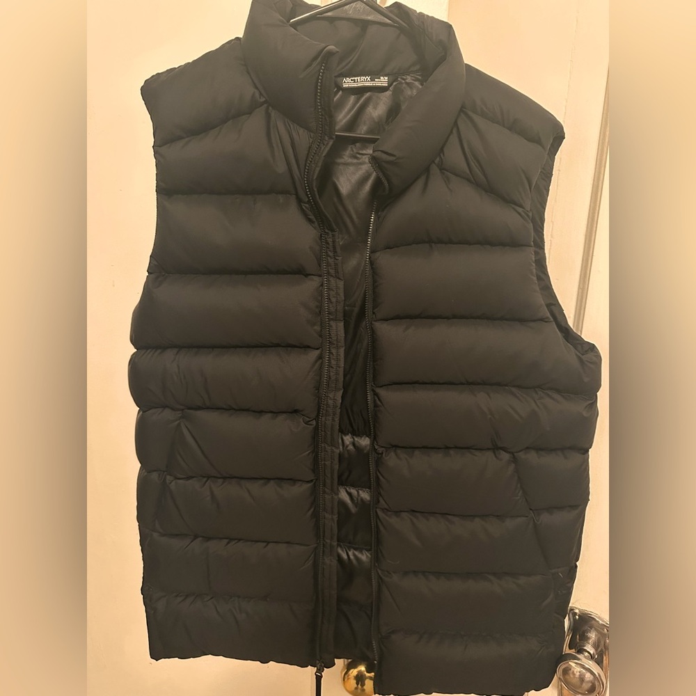 Arc’teryx Black Puffer Vest (M) - Mens